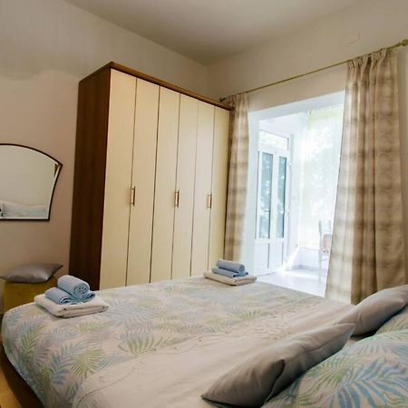 Cosey Studio Apartment For 2 Free Private Parking Makarska Kültér fotó