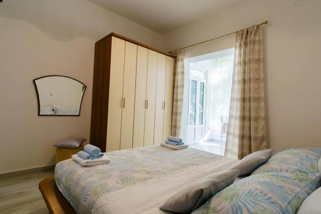 Cosey Studio Apartment For 2 Free Private Parking Makarska Kültér fotó