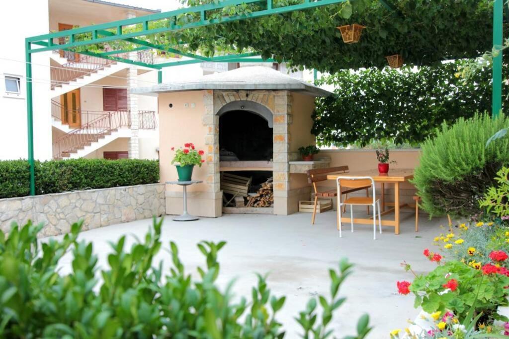 Cosey Studio Apartment For 2 Free Private Parking Makarska Kültér fotó